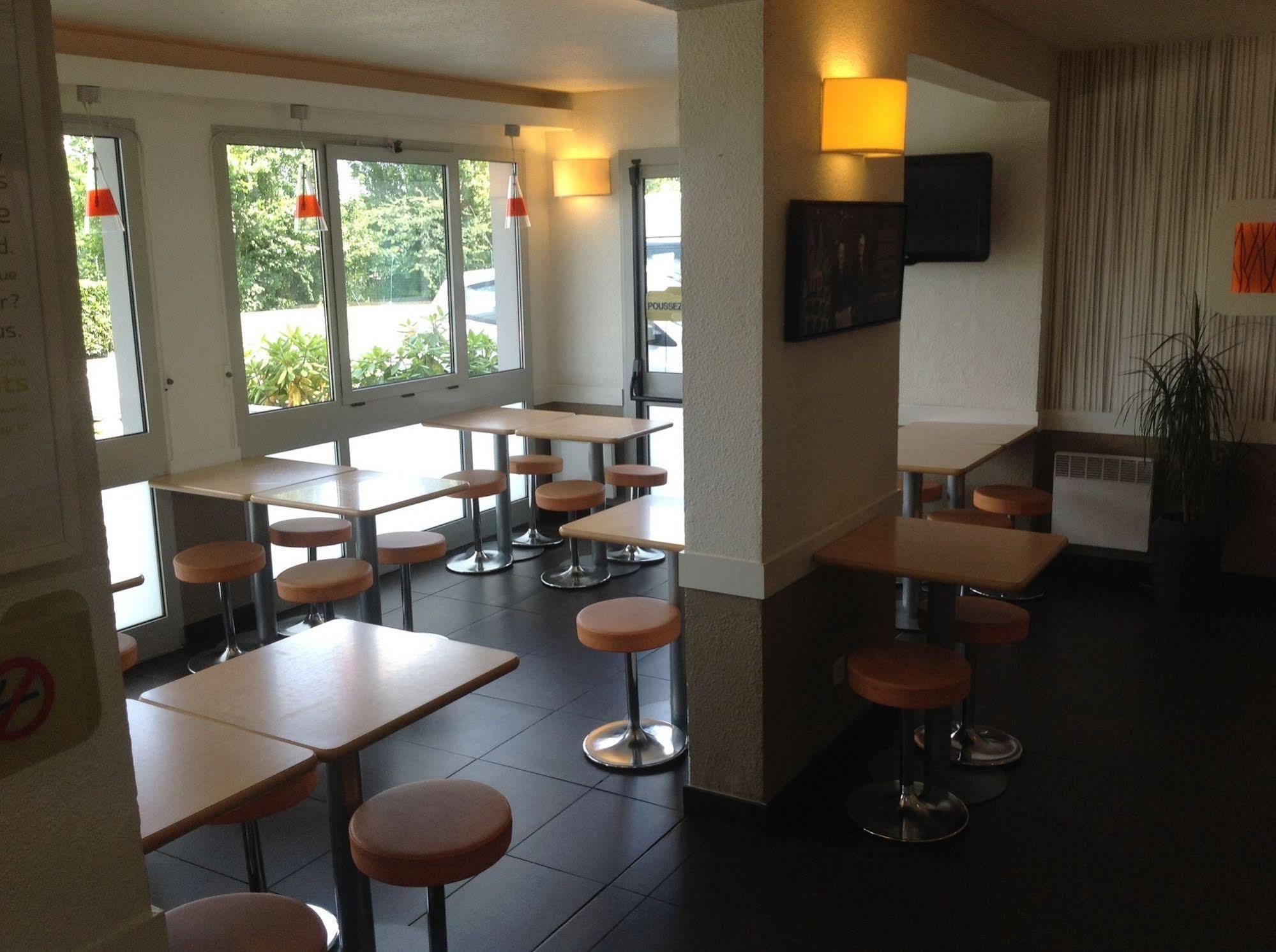 Ibis Budget Orgeval Екстериор снимка